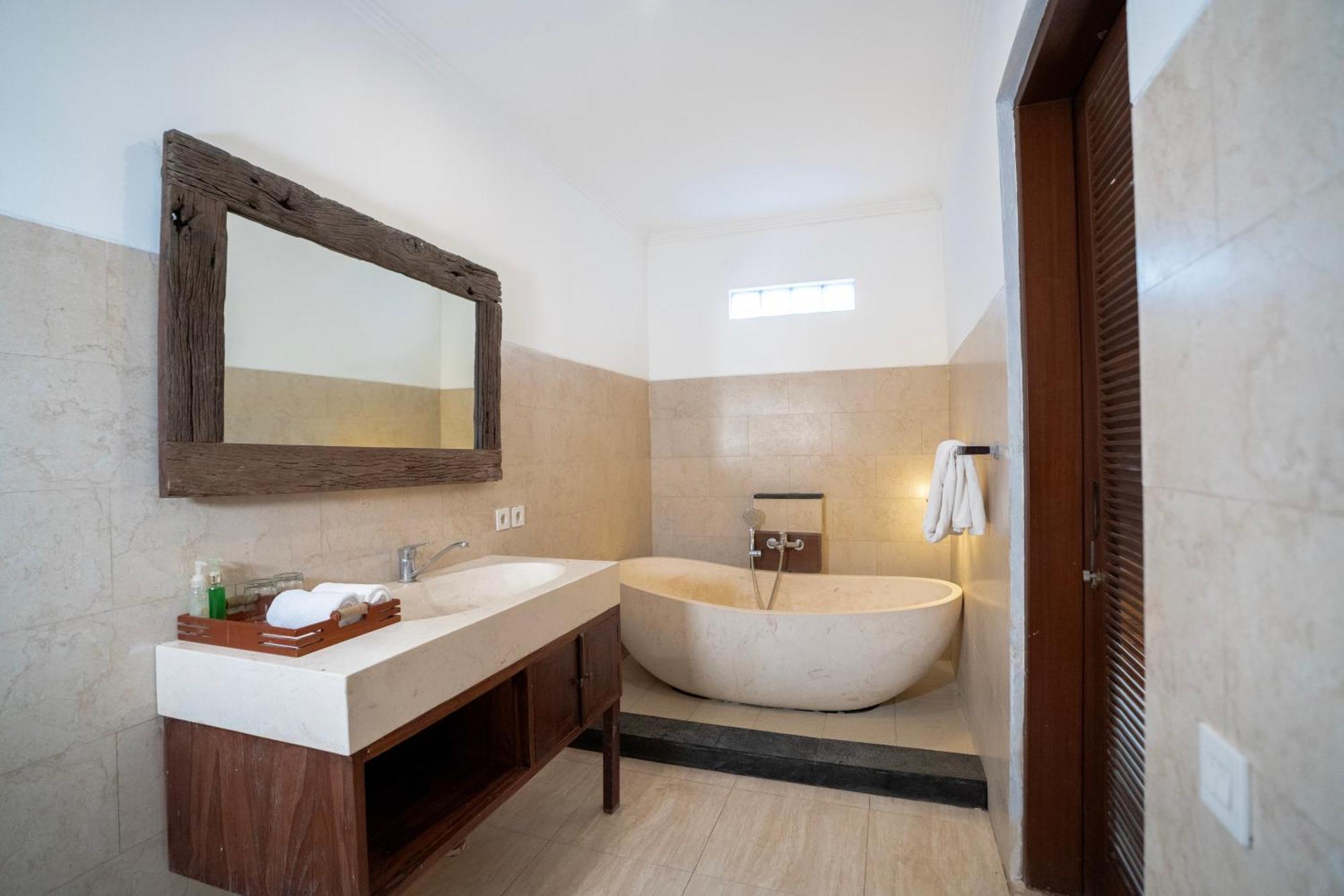 Kusuma Living And Villa Seminyak Exterior foto